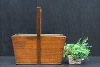 古色の色合いで風格漂う炭入れ　DC8496