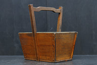 古色の色合いで風格漂う炭入れ　DC8496