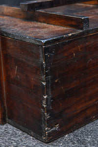 深みを増した古色の木製の岡持ち(蓋付き)　DC8498