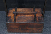 深みを増した古色の木製の岡持ち(蓋付き)　DC8498