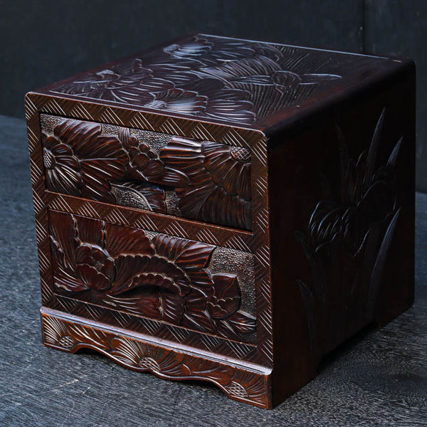 大きな花模様が美しく描かれる日光彫の小引き出し DC8499 – 古福庵