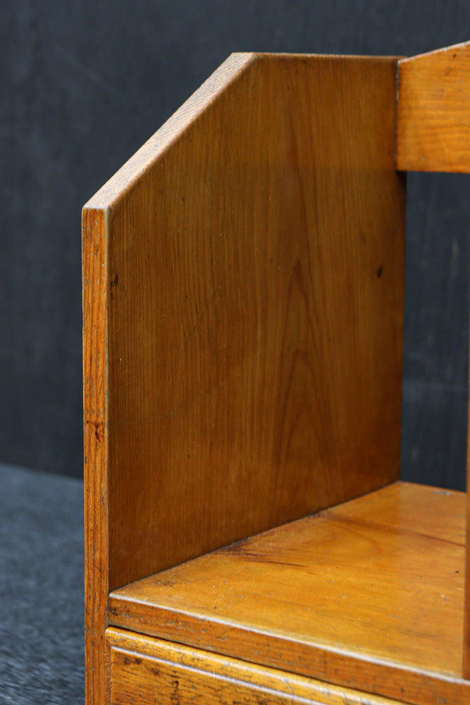 温かみある木地色の引き出し付き卓上本棚　DC8502