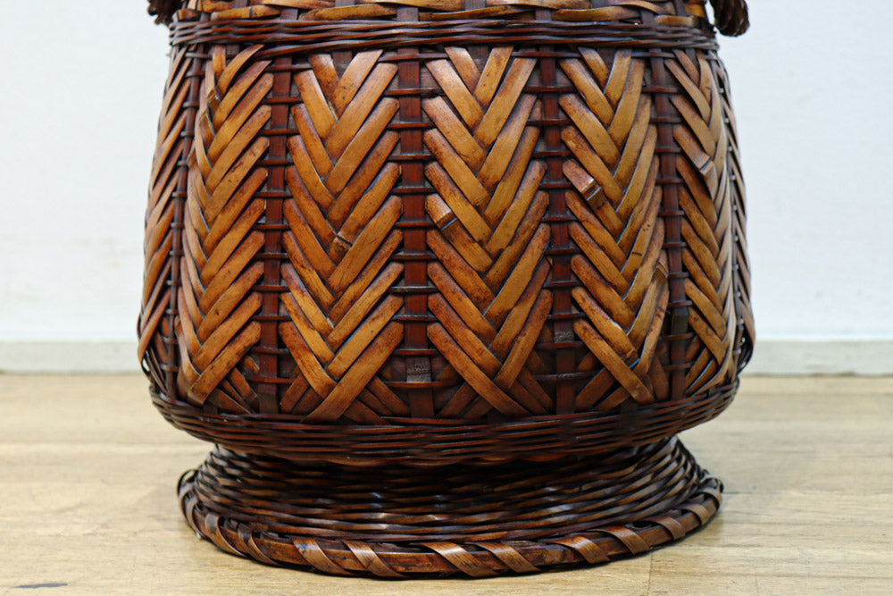 編み目模様が美しい両持ち手付の大きな花カゴ　DC8522