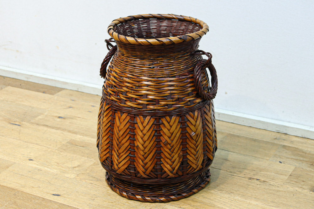 編み目模様が美しい両持ち手付の大きな花カゴ　DC8522