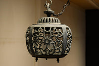 桜と蔦の透かし柄が映える吊り灯籠　DC8526