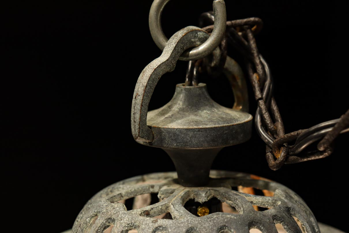 桜と蔦の透かし柄が映える吊り灯籠 DC8526 – 古福庵 [ KOFUKUAN