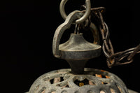 桜と蔦の透かし柄が映える吊り灯籠　DC8526