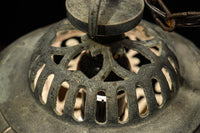 桜と蔦の透かし柄が映える吊り灯籠　DC8526