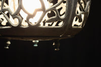 桜と蔦の透かし柄が映える吊り灯籠　DC8526