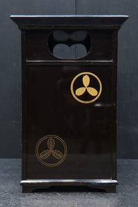 艶やかな黒漆が美しい蒔絵櫛箪笥　DC8527