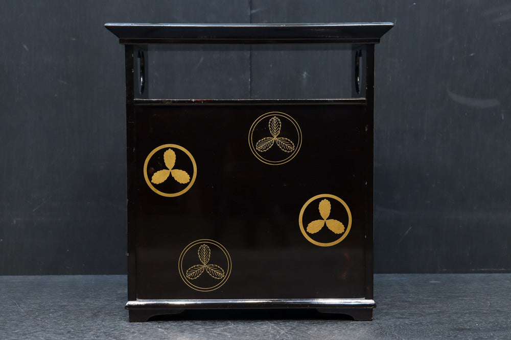 艶やかな黒漆が美しい蒔絵櫛箪笥　DC8527