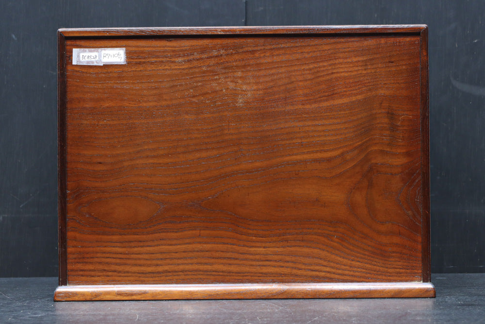 上質感漂う二枚引き戸の小さな茶箪笥　DC8528