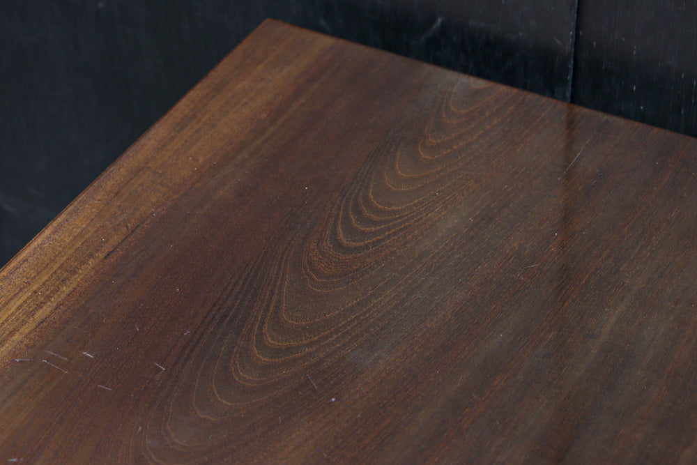 上質感漂う二枚引き戸の小さな茶箪笥　DC8528