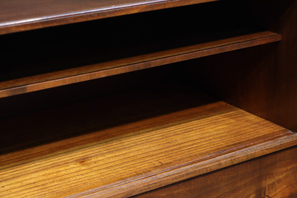 上質感漂う二枚引き戸の小さな茶箪笥　DC8528