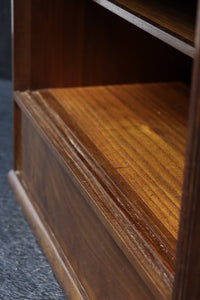 上質感漂う二枚引き戸の小さな茶箪笥　DC8528