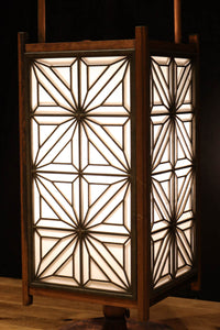 大きな麻の葉組子が浮かぶ可憐な佇まいのワーロン入り行灯　DC8529ab　在庫(a:1 b:0)台