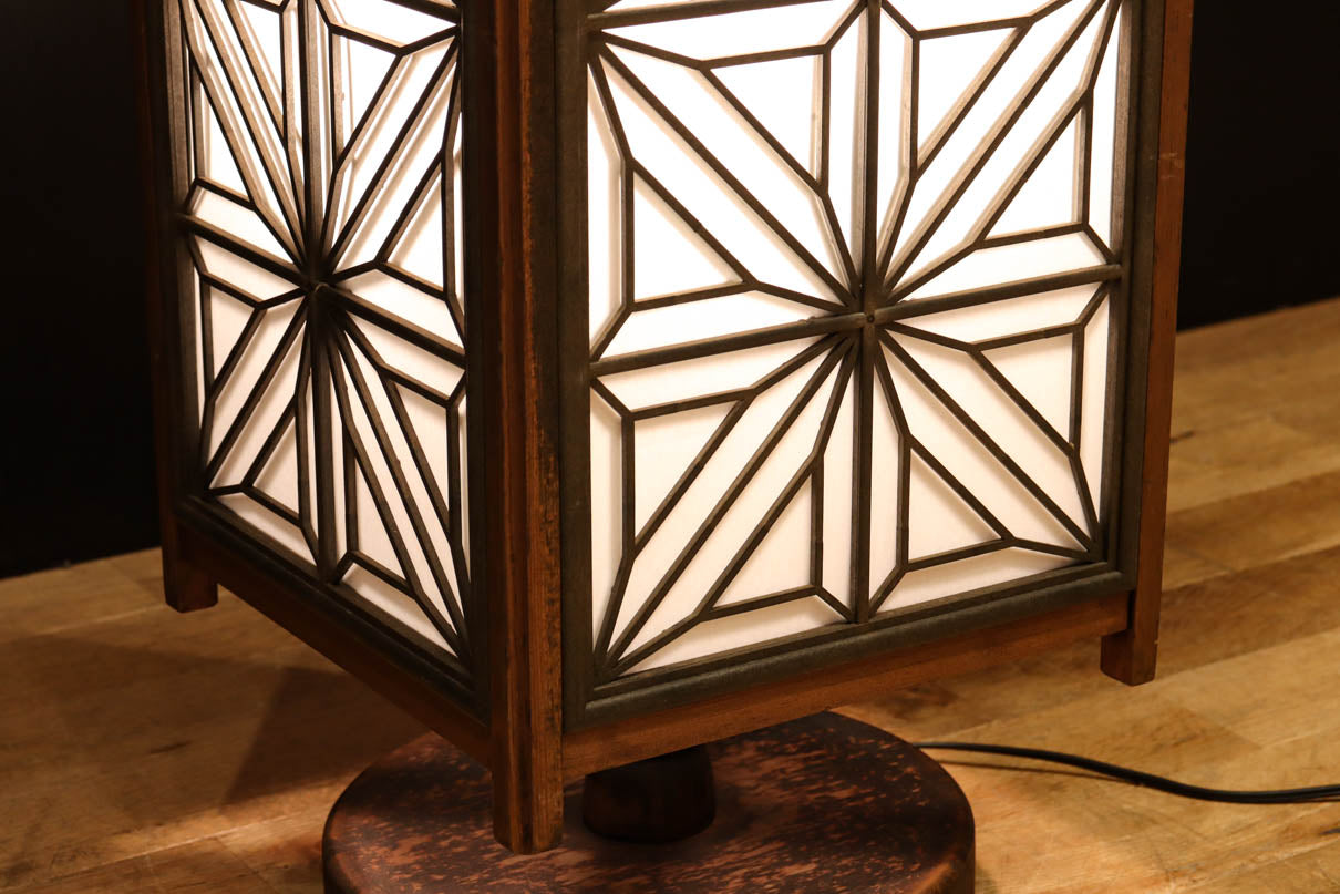 大きな麻の葉組子が浮かぶ可憐な佇まいのワーロン入り行灯　DC8529ab　在庫(a:1 b:0)台