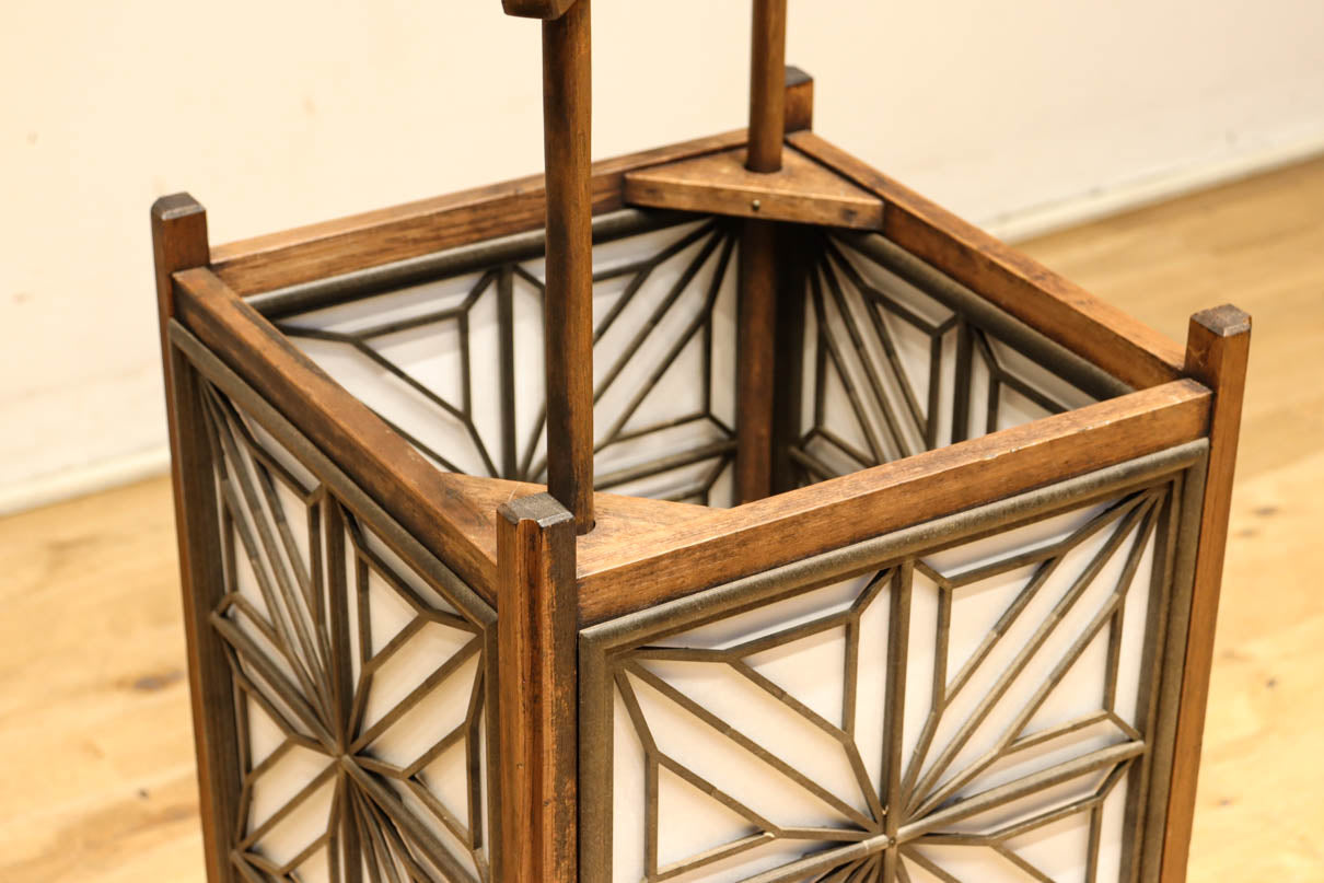 大きな麻の葉組子が浮かぶ可憐な佇まいのワーロン入り行灯　DC8529ab　在庫(a:1 b:0)台