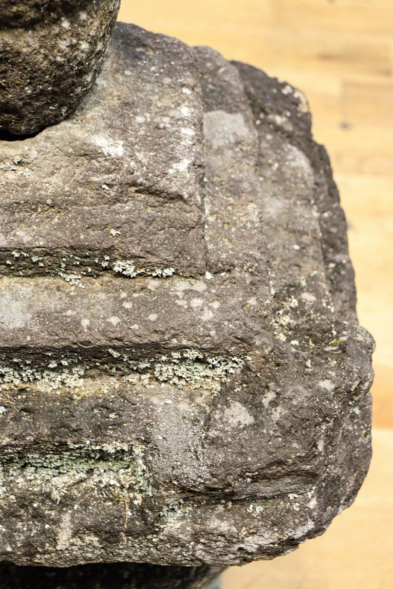 時代を経た趣きある五輪塔　DC8539