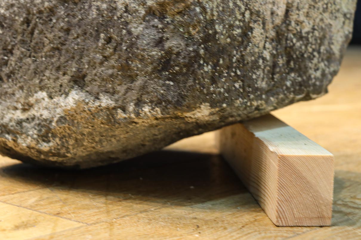 時代を経た趣きある五輪塔　DC8539