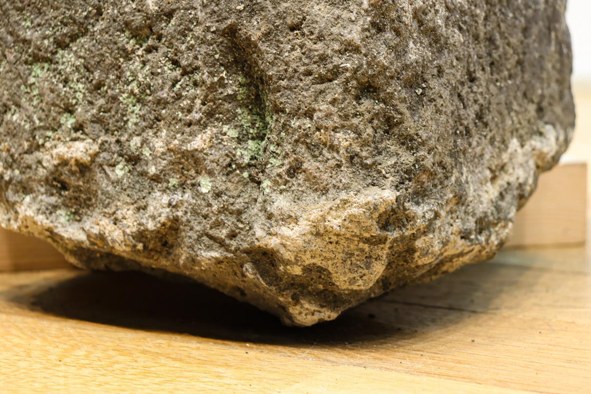 時代を経た趣きある五輪塔　DC8539