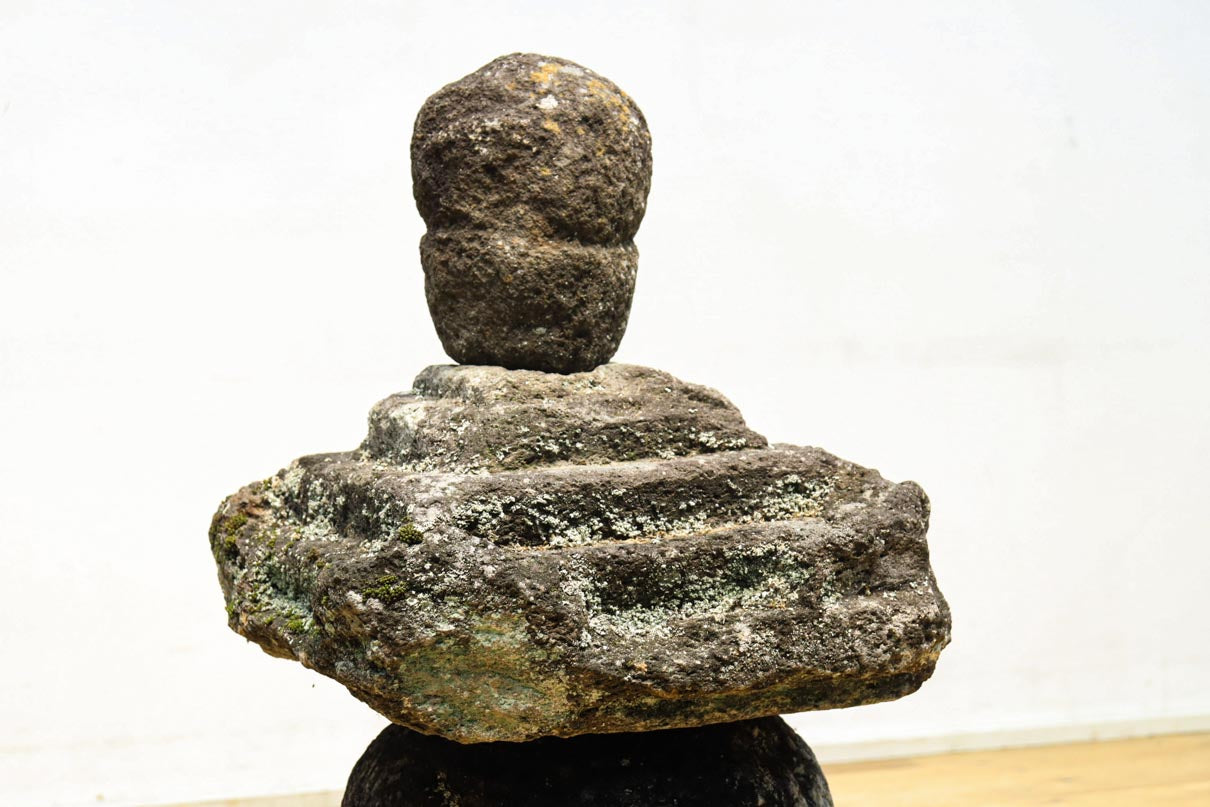 時代を経た趣きある五輪塔　DC8539