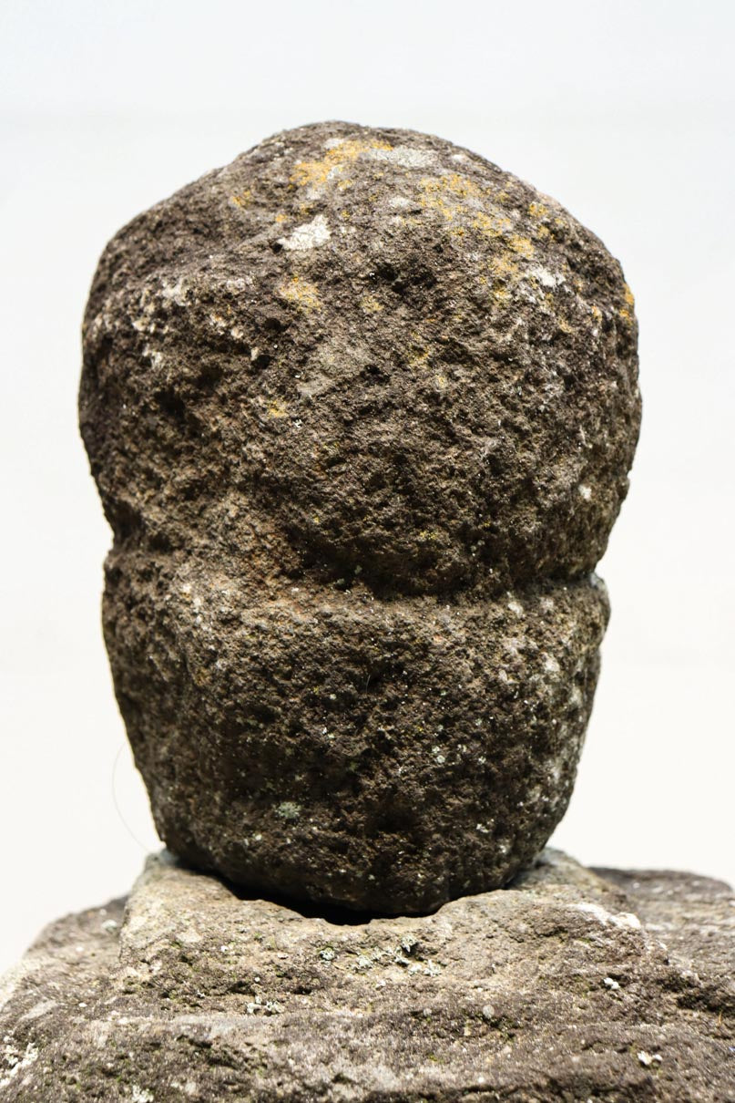 時代を経た趣きある五輪塔　DC8539