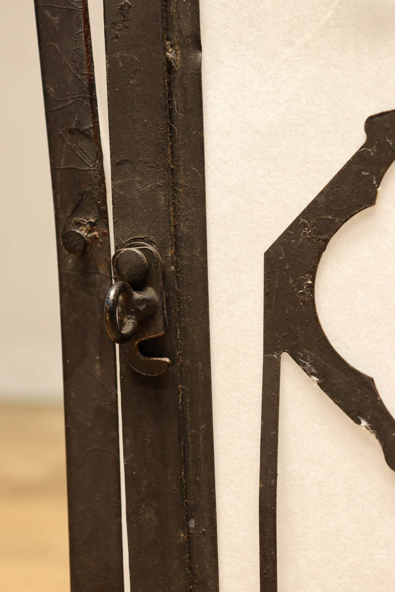 趣きある「火の用心」文字が浮かぶ鉄行灯(あんどん)　DC8551