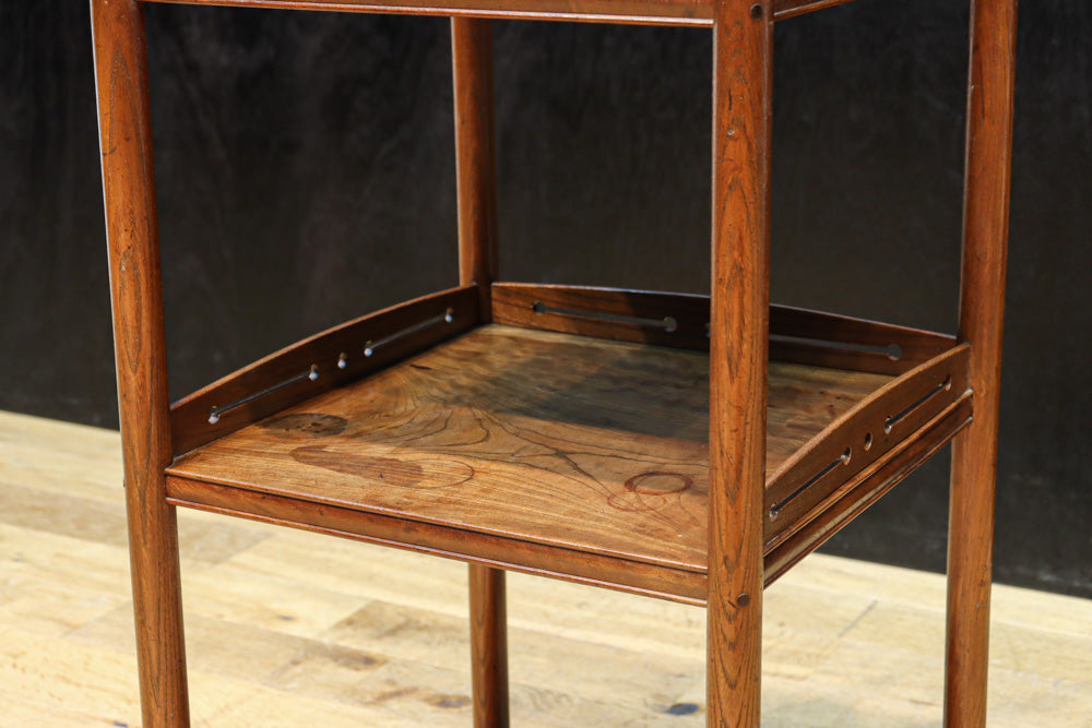 透かし装飾模様が素敵な和の趣きある飾り台　DC8554