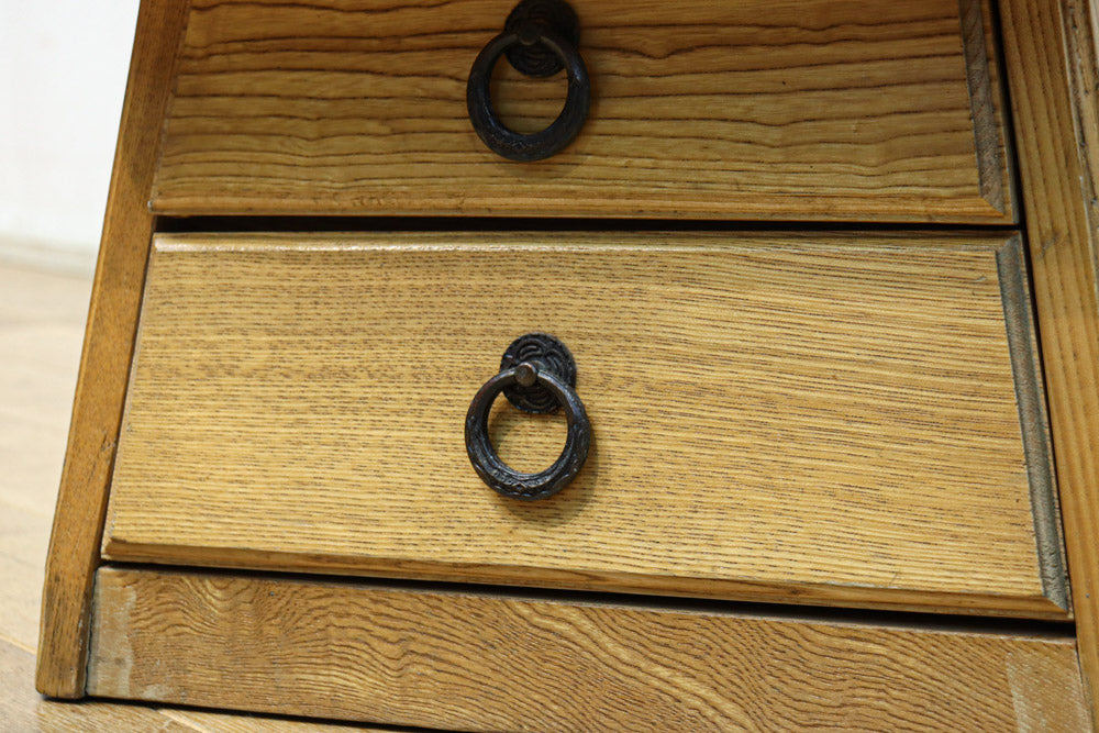 初入荷の小引き出し、引き戸付きの珍品踏み台　DC8567