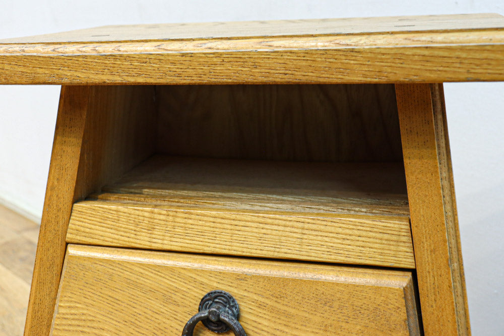 初入荷の小引き出し、引き戸付きの珍品踏み台　DC8567