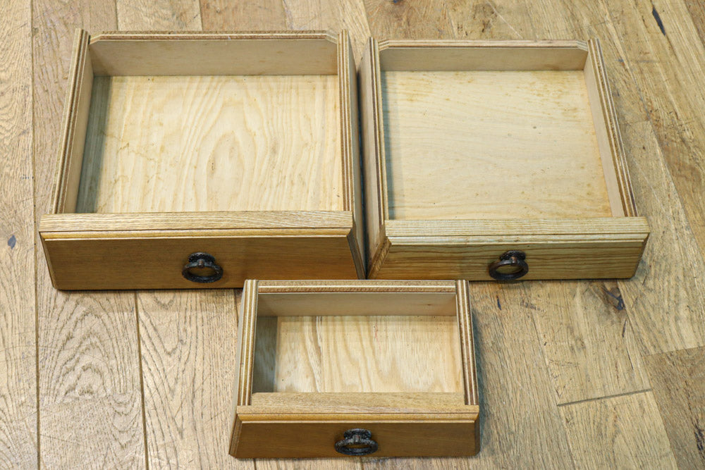 初入荷の小引き出し、引き戸付きの珍品踏み台　DC8567