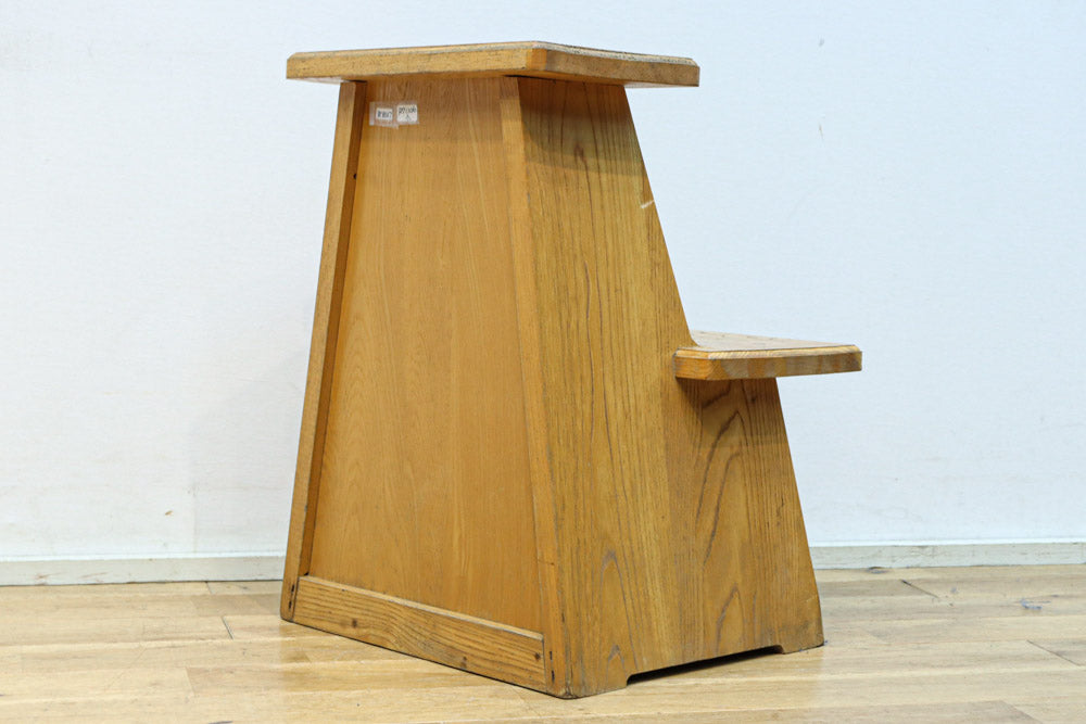 初入荷の小引き出し、引き戸付きの珍品踏み台　DC8567