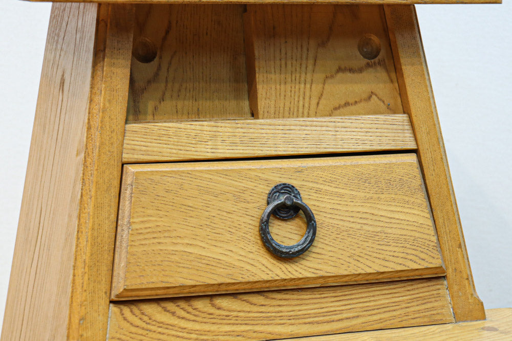 初入荷の小引き出し、引き戸付きの珍品踏み台　DC8567