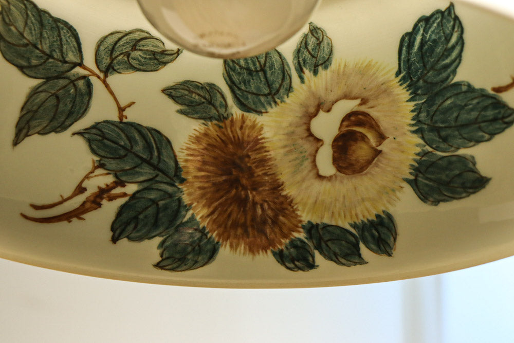 栗の絵柄が内側に描かれたノリタケの電笠　DC8570