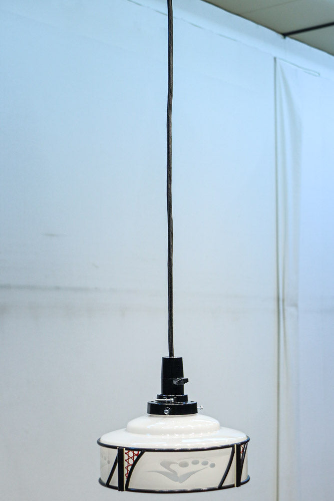 透かし模様とセル装飾で上品な電笠　DC8571