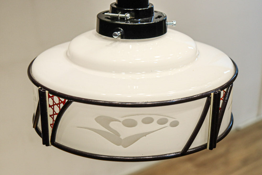 透かし模様とセル装飾で上品な電笠　DC8571