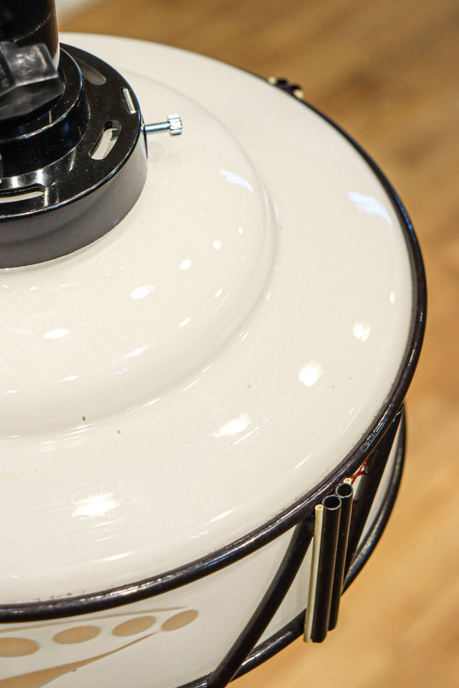 透かし模様とセル装飾で上品な電笠　DC8571