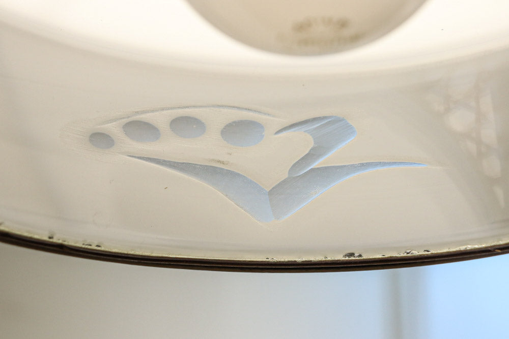 透かし模様とセル装飾で上品な電笠　DC8571