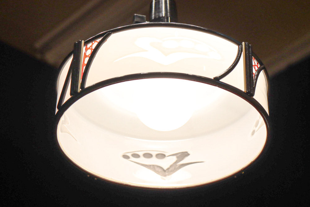 透かし模様とセル装飾で上品な電笠　DC8571