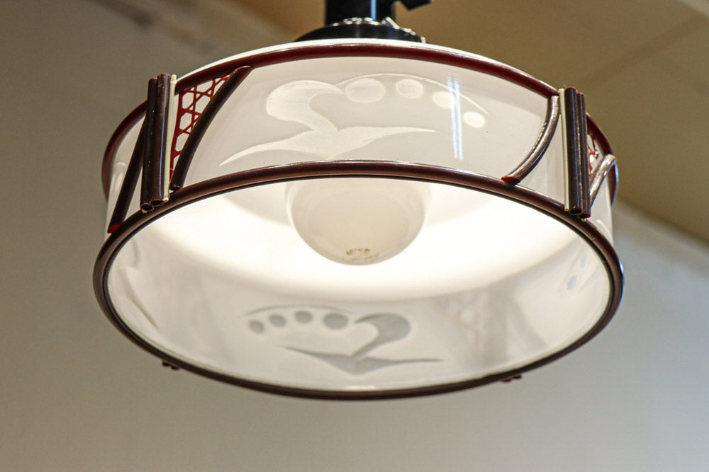 朱のセル装飾が雅な透かし模様入り電笠　DC8572