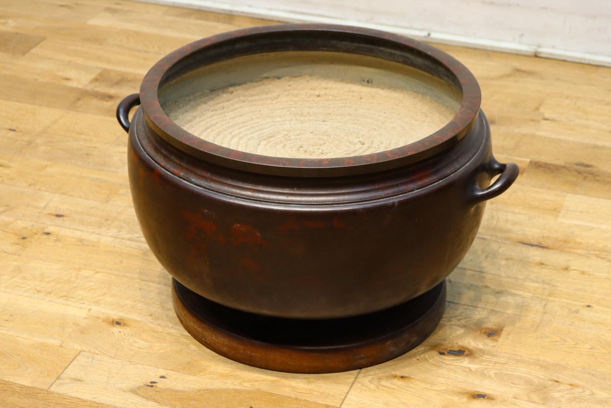 Pot-shaped brazier DC8579
