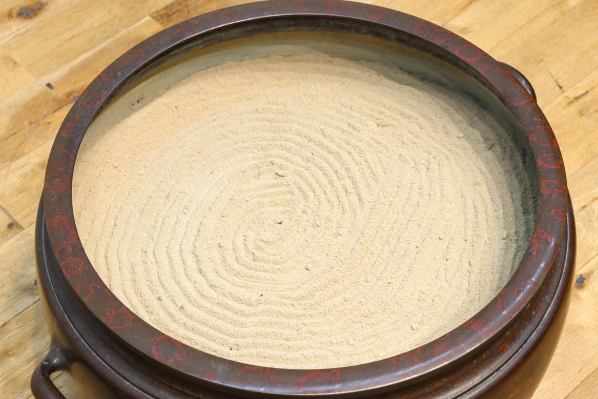 Pot-shaped brazier DC8579