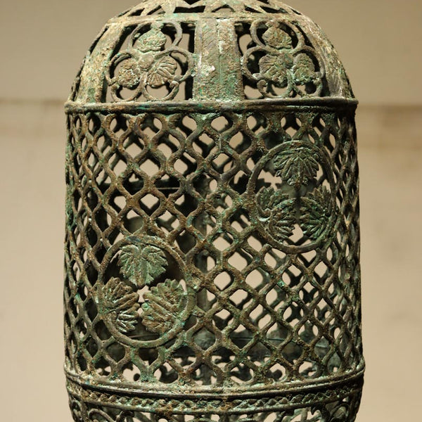 時代を重ねた風格のある吊り灯籠 DC8581 – 古福庵 [ KOFUKUAN