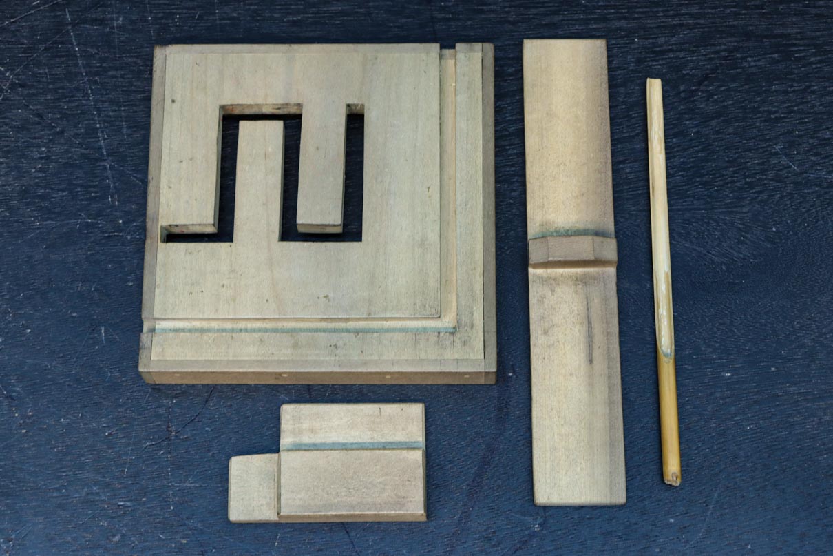 華やかな見映えのする香炉　DC8584