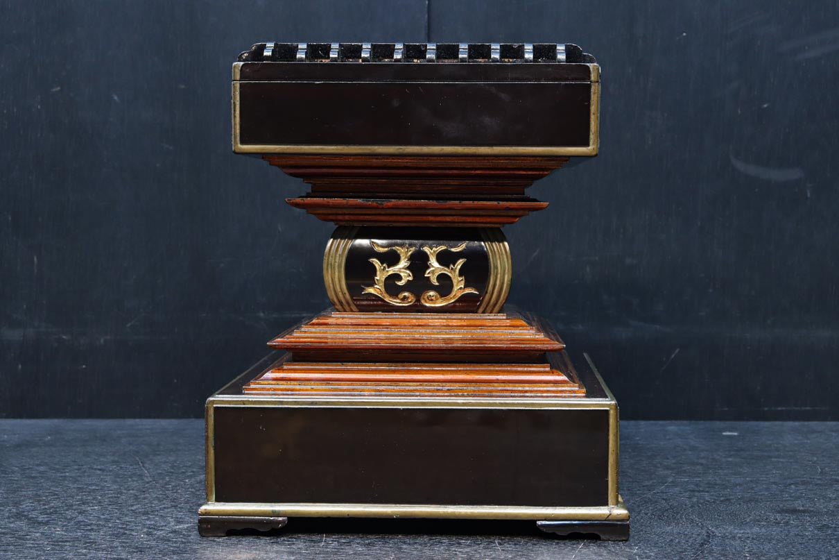 華やかな見映えのする香炉　DC8584