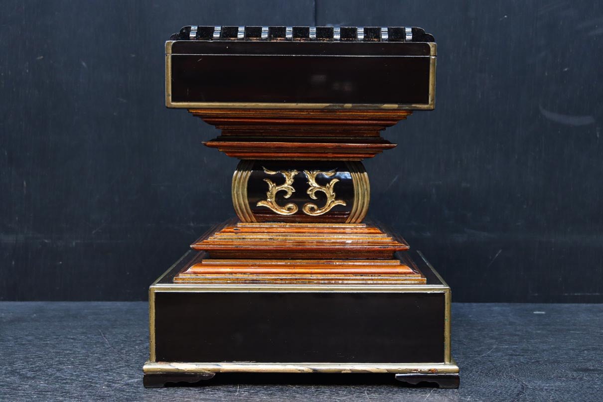 華やかな見映えのする香炉　DC8584