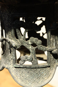 松竹梅の透かし絵で縁起良い吊り灯籠　DC8597