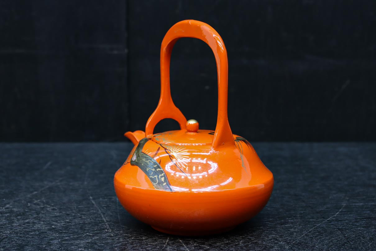 朱漆に黄金色の鶴松を添えた上品なお屠蘇セット　DC8601