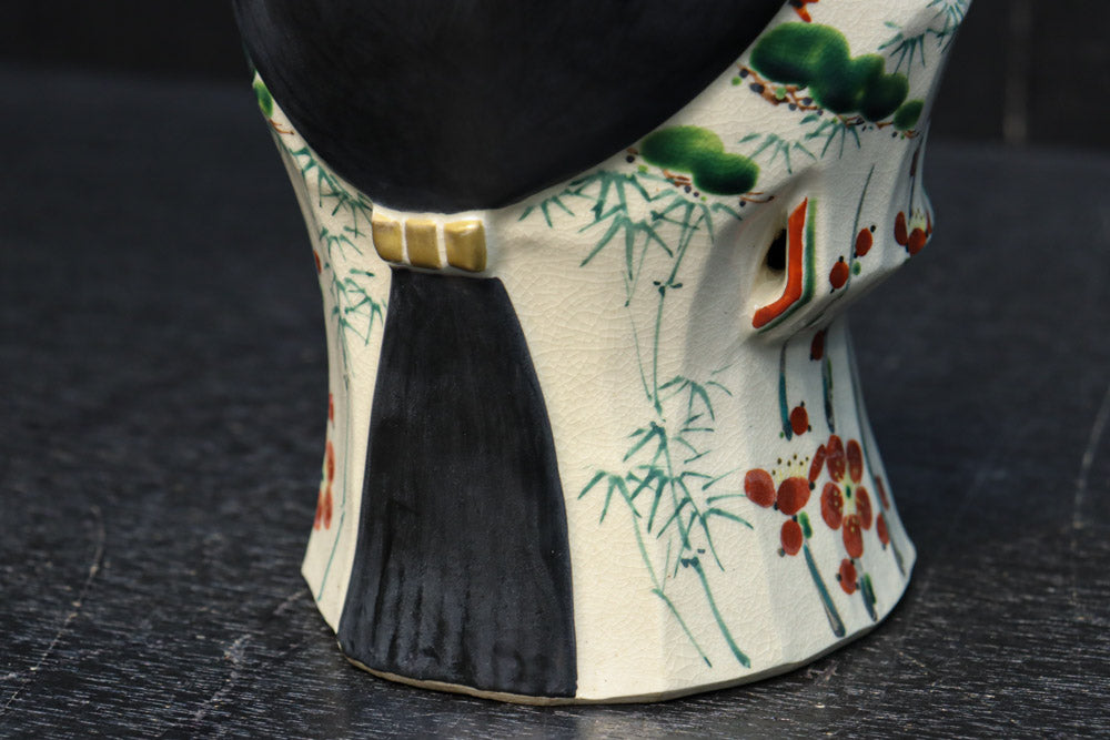 ふくよかなお顔立ちの縁起の良いお多福の置物(木箱付き)　DC8602